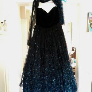 Elegant Blue Rhinestone Black Net Tuile Ball Gown